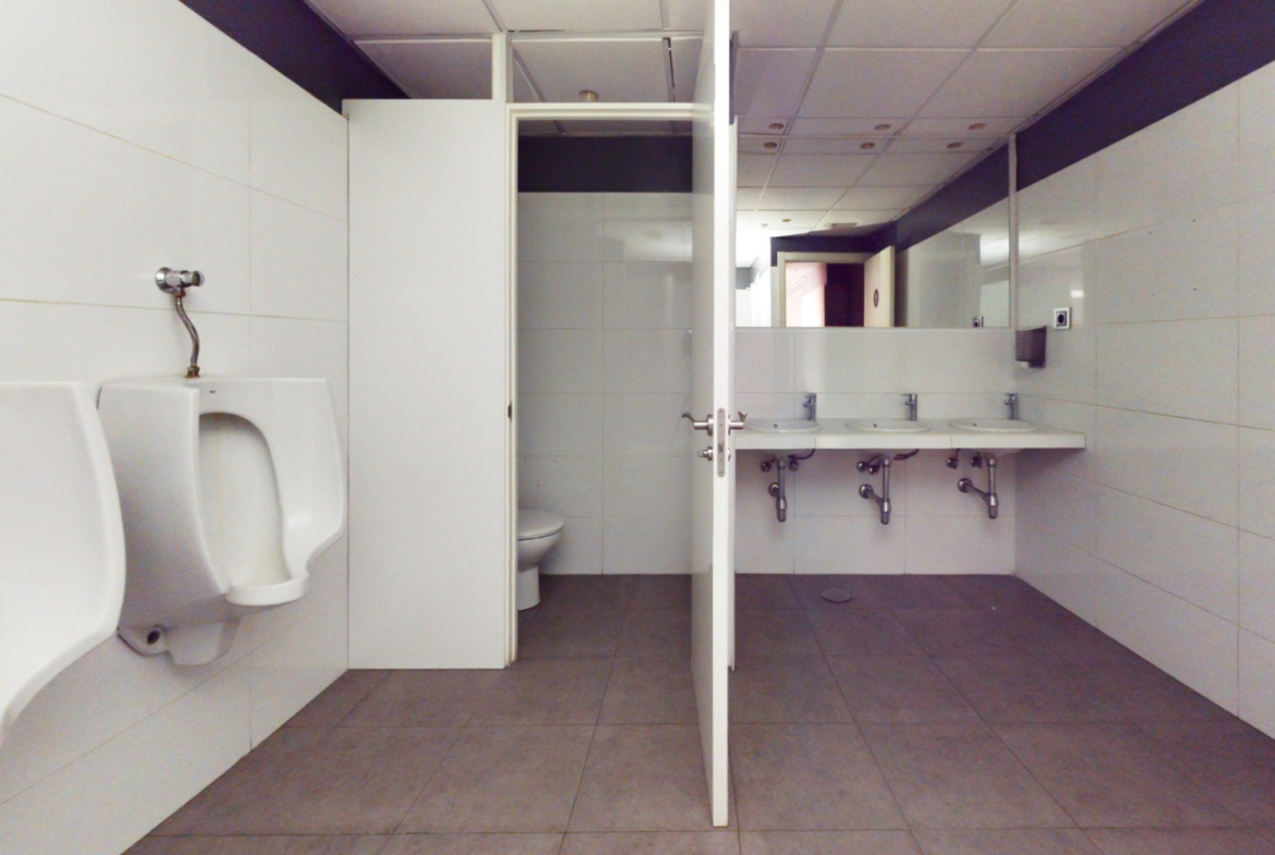 Local Comercial en Madrid Bano