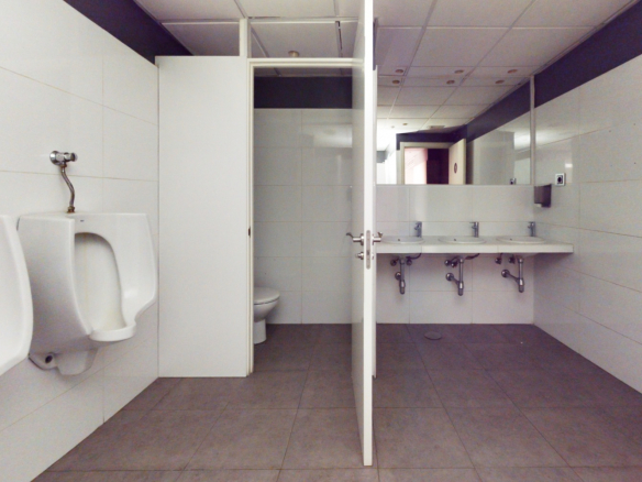 Local Comercial en Madrid Bano