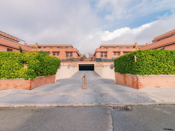 Piso Bajo Con Jardin Las Rozas de Madrid Entrada Garaje