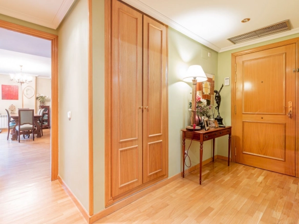 Piso Bajo Con Jardin Las Rozas de Madrid Pasillo