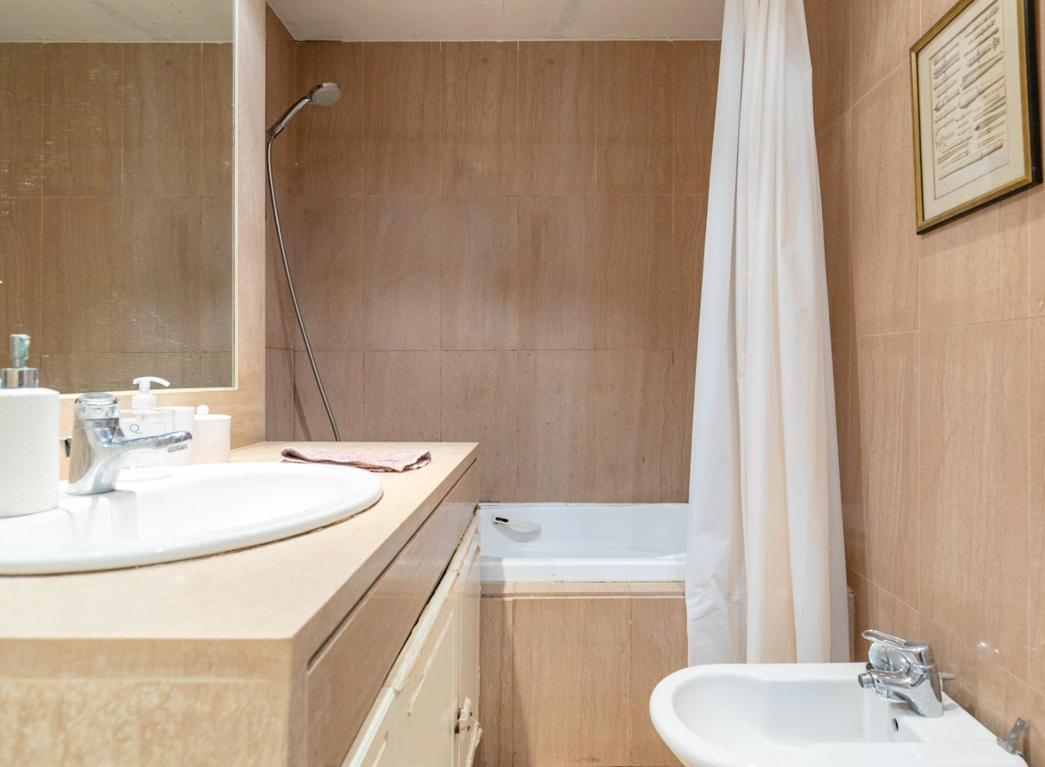 Piso-Bajo-con-Terraza-Bano-15