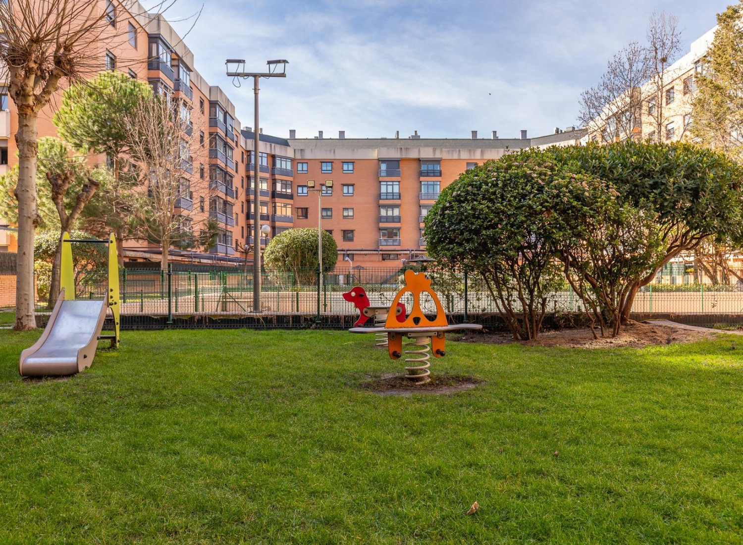 Piso-Bajo-con-Terraza-Urbanizacion-07