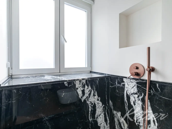 Piso CalleAlacala Dormitorio bano