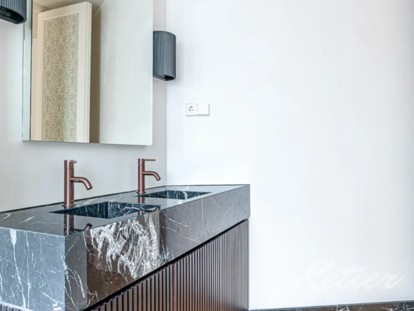 Piso CalleAlacala Dormitorio bano