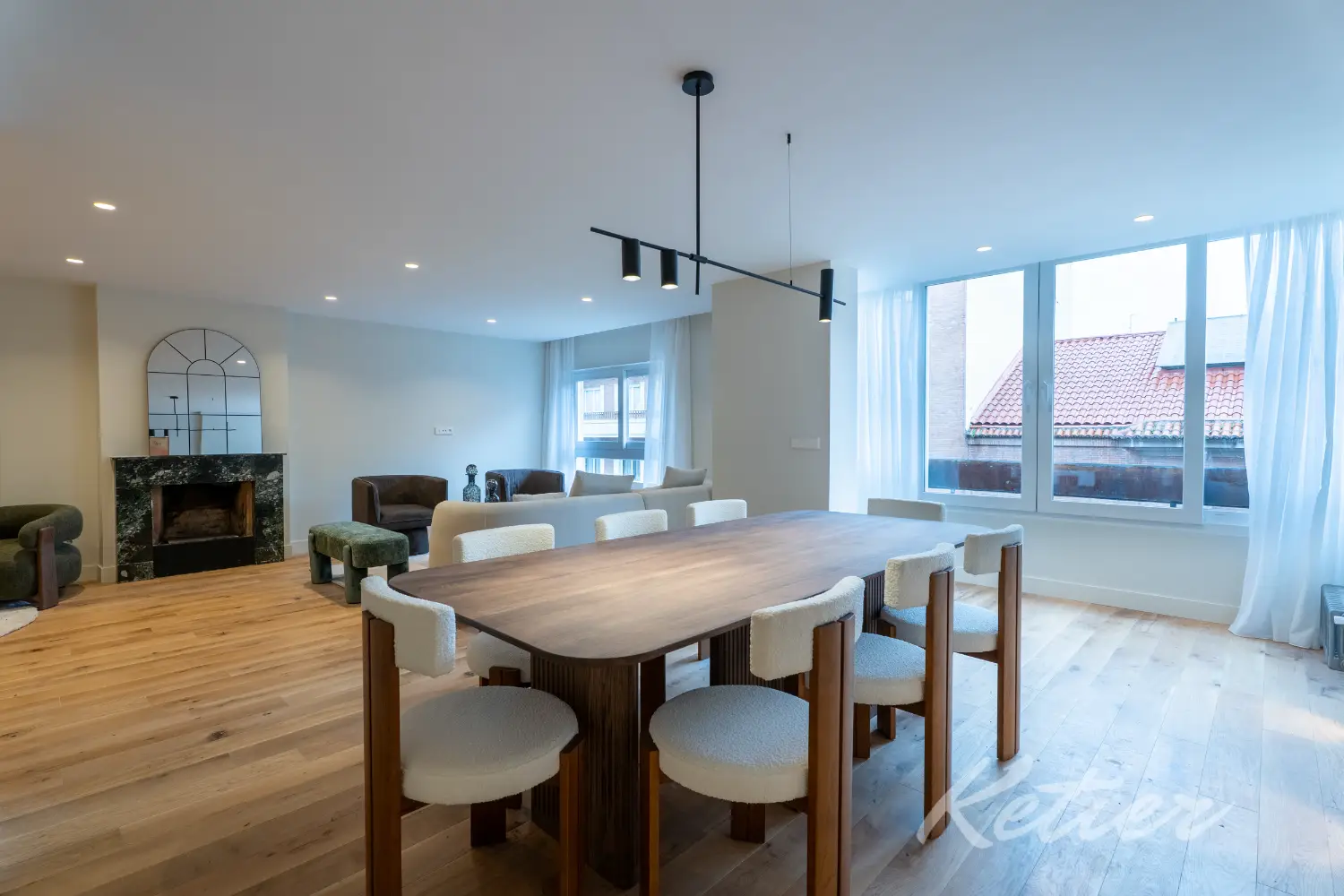 Castelló apartment dining room