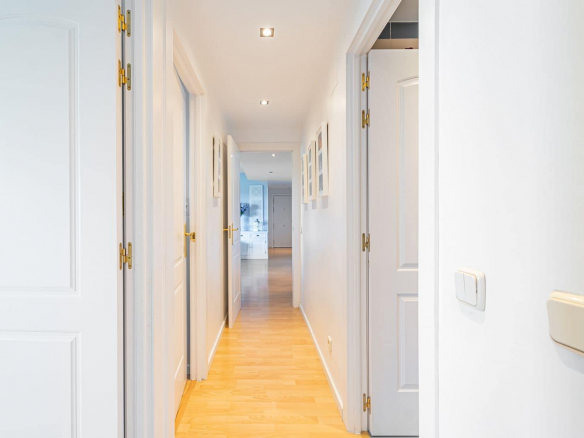 Piso Isaac Albeniz Pasillo 01