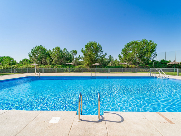 Piso Isaac Albeniz Piscina 02