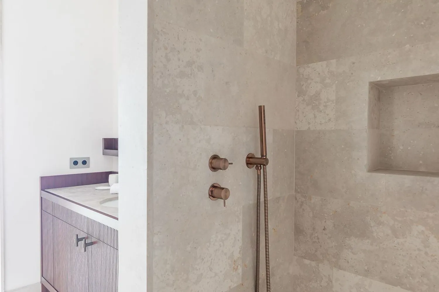 Piso Lujo Recoletos Dormitorio Bano