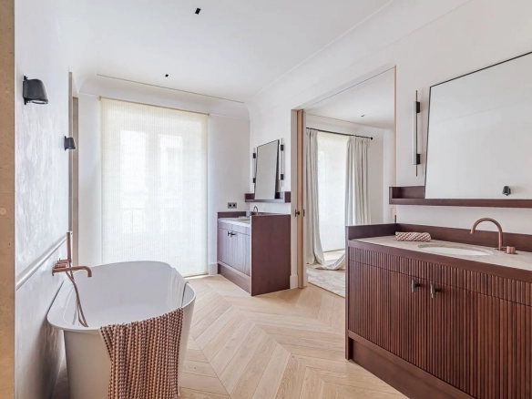 Piso Lujo Recoletos Dormitorio Bano