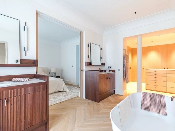 Piso Lujo Recoletos Dormitorio Bano