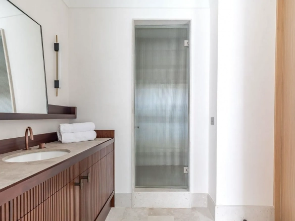 Piso Lujo Recoletos Dormitorio Bano