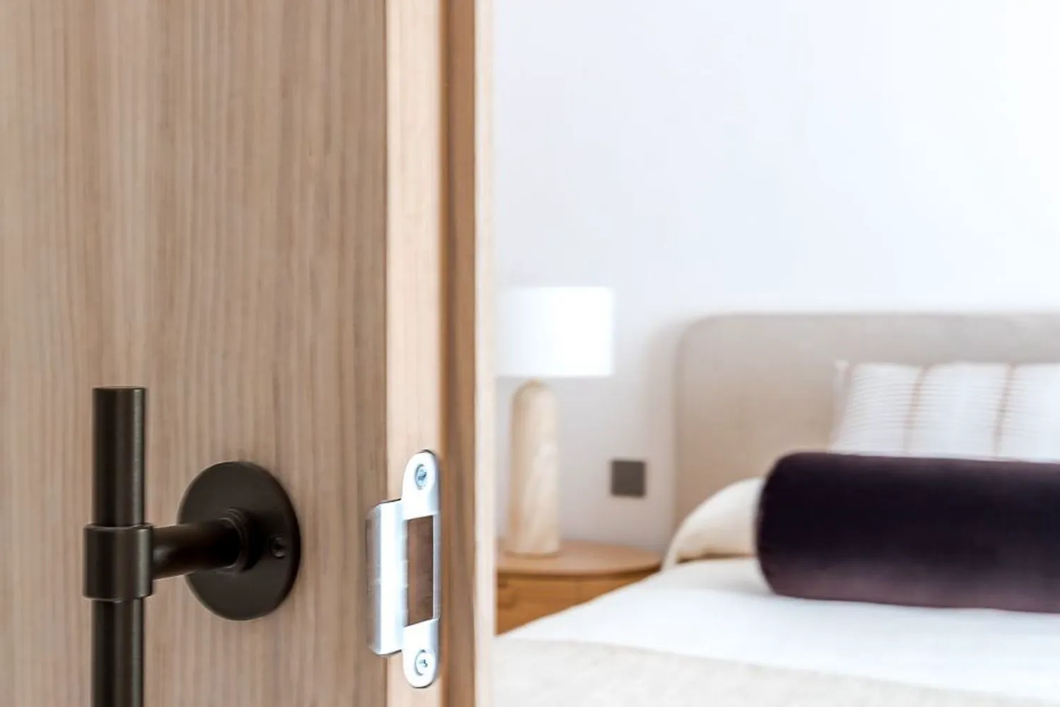 Piso Lujo Recoletos Entrada Dormitorio