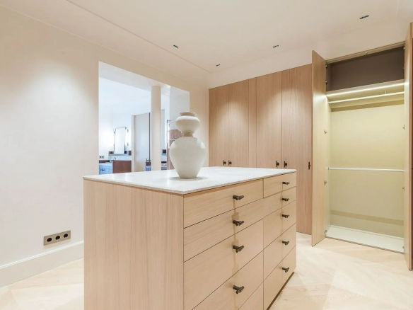 Piso Lujo Recoletos Vestidor