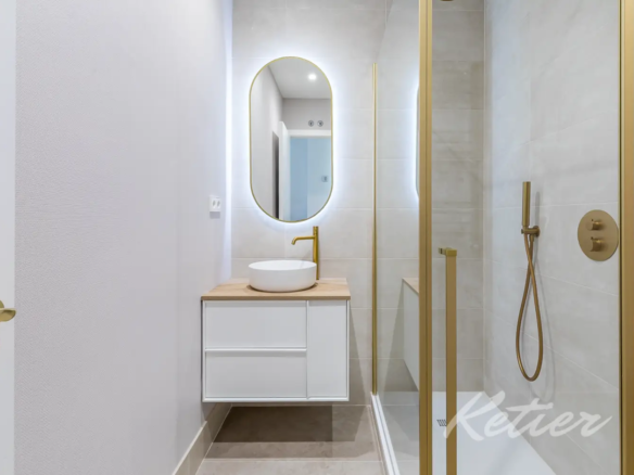 Piso Sta Engracia Dormitorio Bano