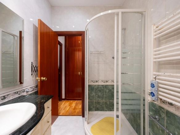 Piso en Chamberi Madrid Centro Bano