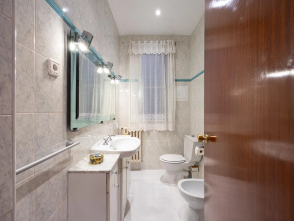 Piso en Chamberi Madrid Centro Bano