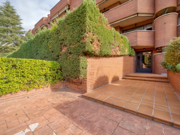 Piso en Pozuelo de Alarcon Entrada