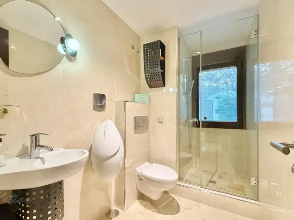 Detached house in Galapagar with heated swimming pool and private garden