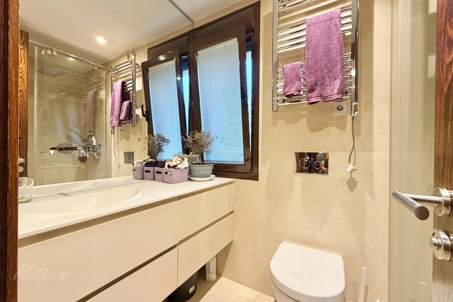 Detached house in Galapagar with heated swimming pool and private garden