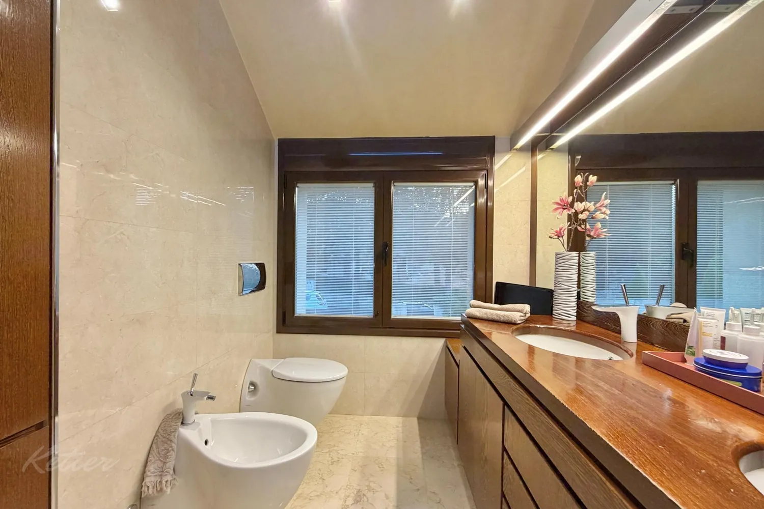 Detached house in Galapagar with heated swimming pool and private garden