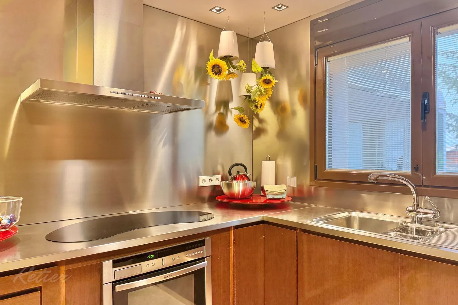 Detached house in Galapagar with heated swimming pool and private garden