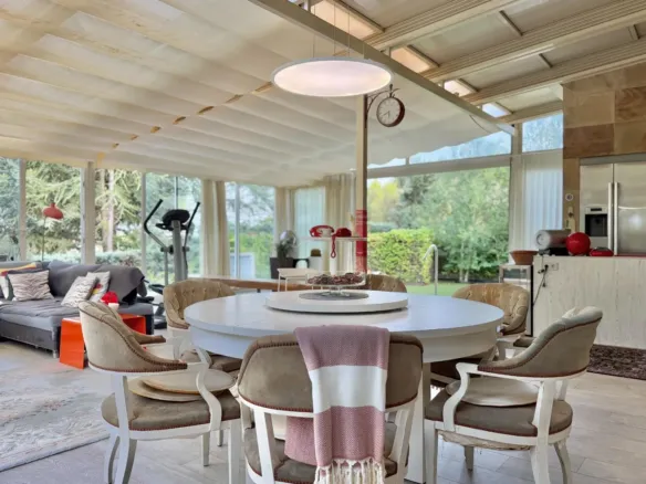 Detached house in Galapagar with heated swimming pool and private garden