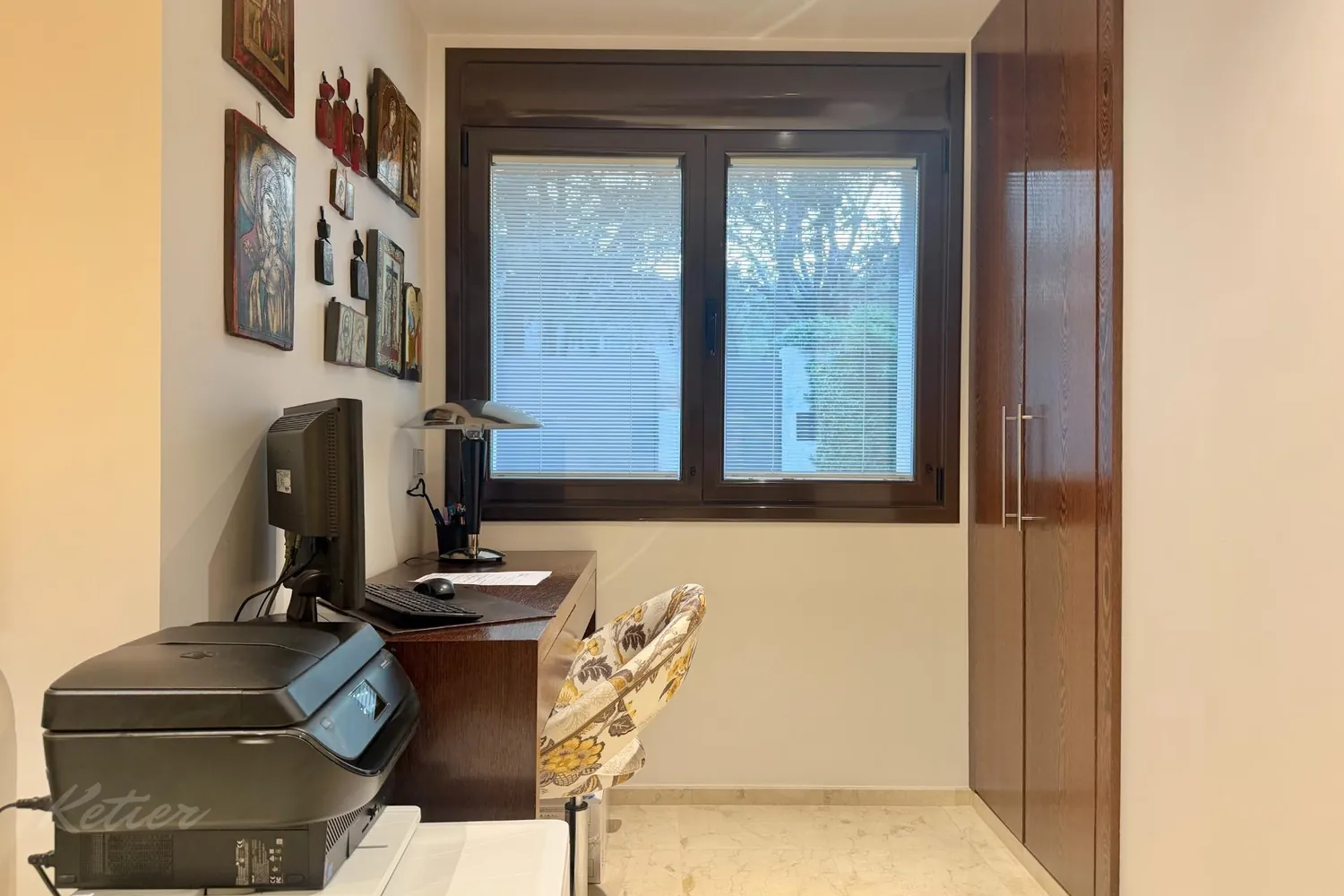 Detached house in Galapagar with heated swimming pool and private garden