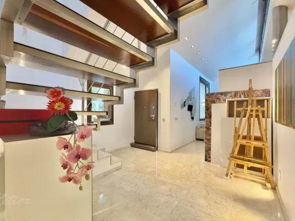 Detached house in Galapagar with heated swimming pool and private garden