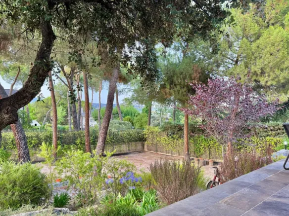 Detached house in Galapagar with heated swimming pool and private garden
