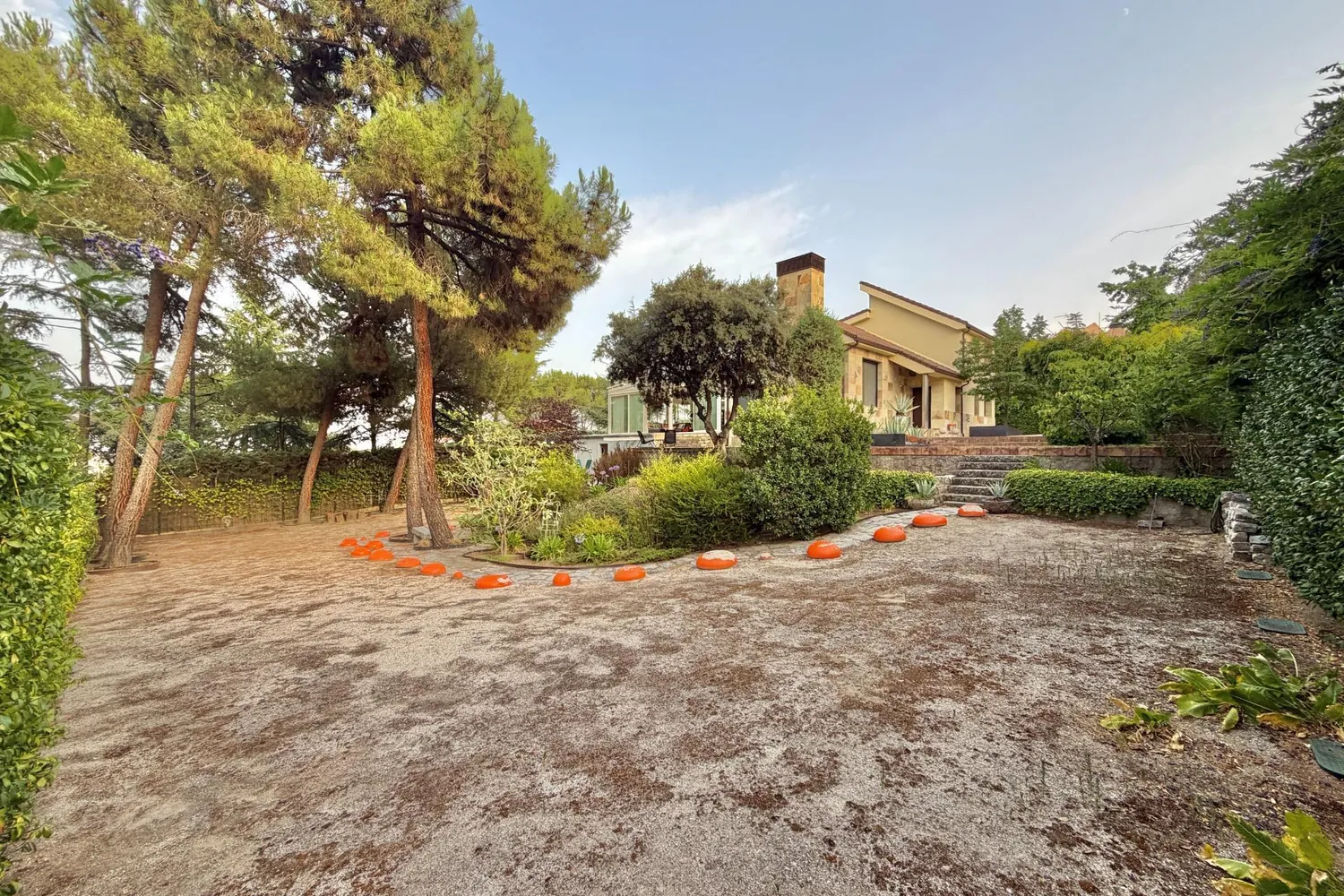 Detached house in Galapagar with heated swimming pool and private garden