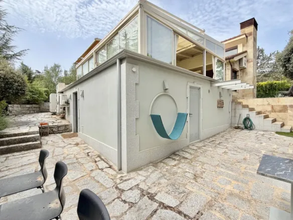Detached house in Galapagar with heated swimming pool and private garden