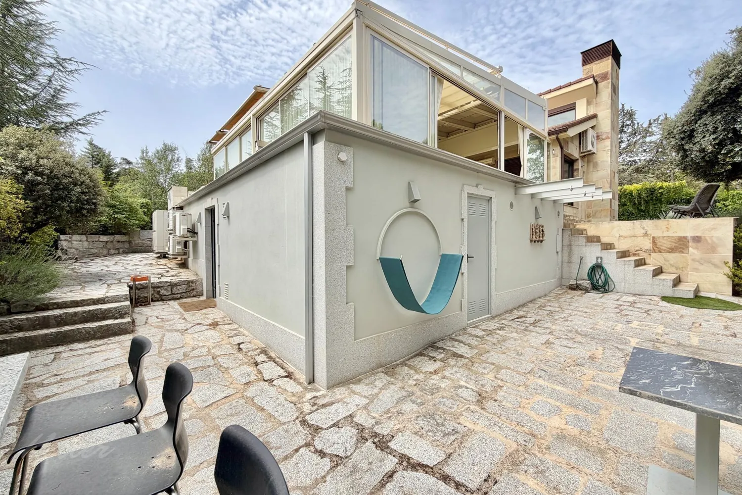 Detached house in Galapagar with heated swimming pool and private garden