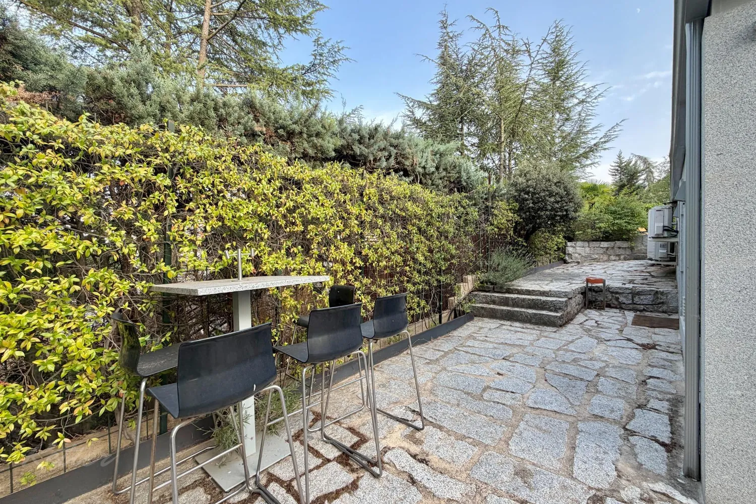 Detached house in Galapagar with heated swimming pool and private garden