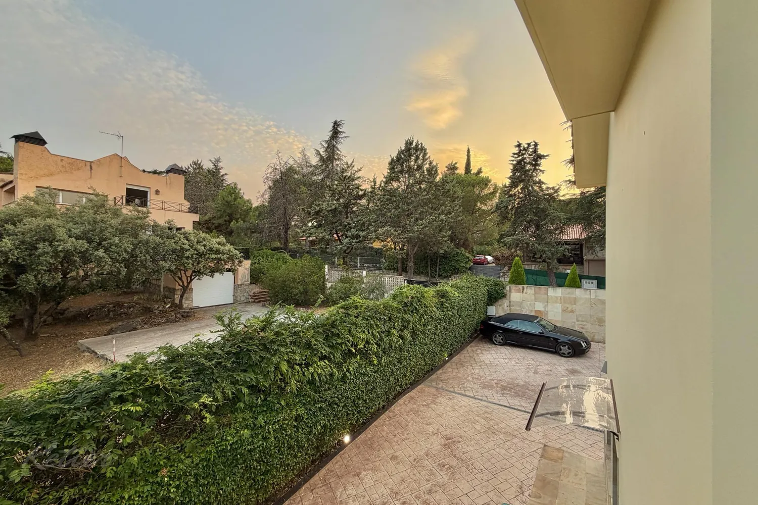 Detached house in Galapagar with heated swimming pool and private garden