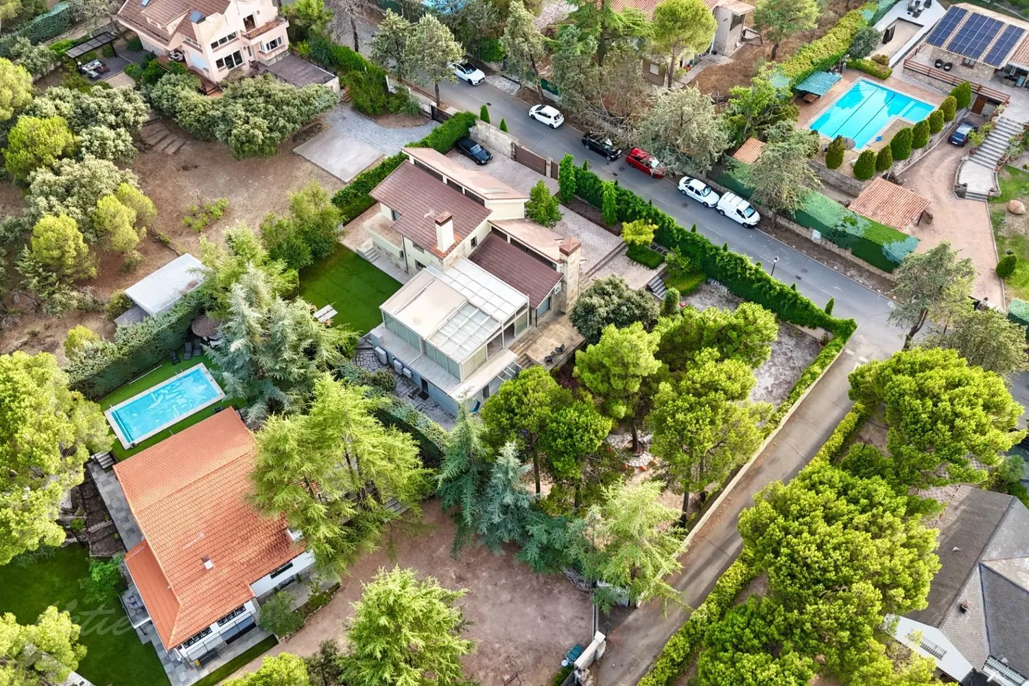 Detached house in Galapagar with heated swimming pool and private garden