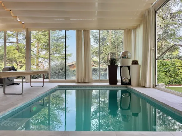 Detached house in Galapagar with heated swimming pool and private garden