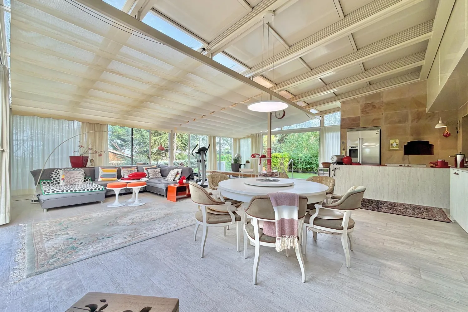 Detached house in Galapagar with heated swimming pool and private garden