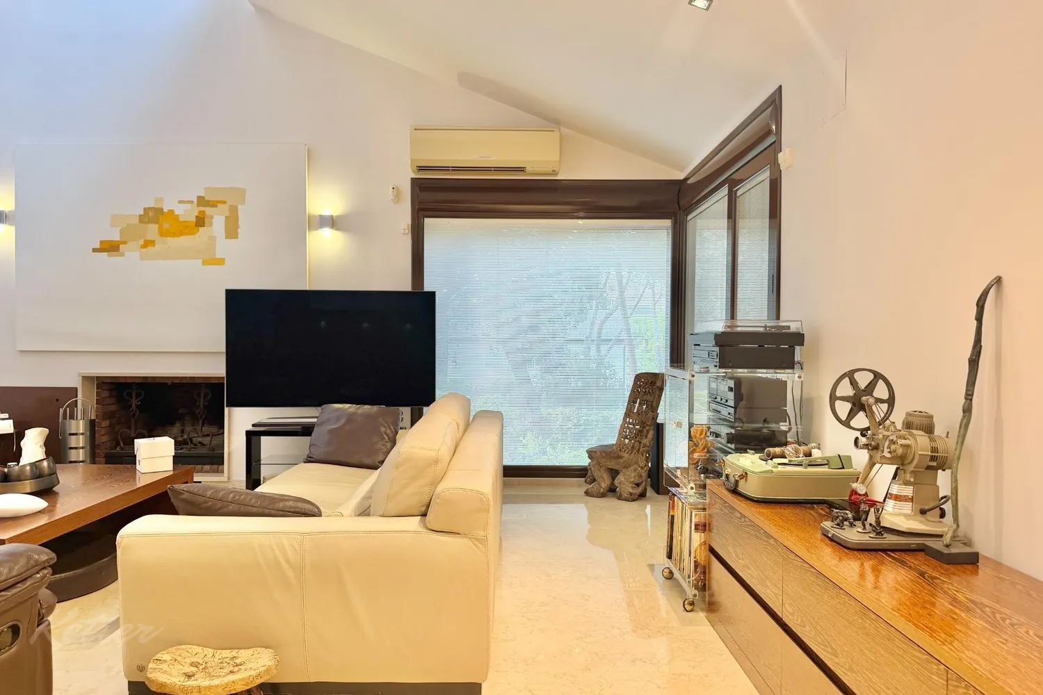 Detached house in Galapagar with heated swimming pool and private garden