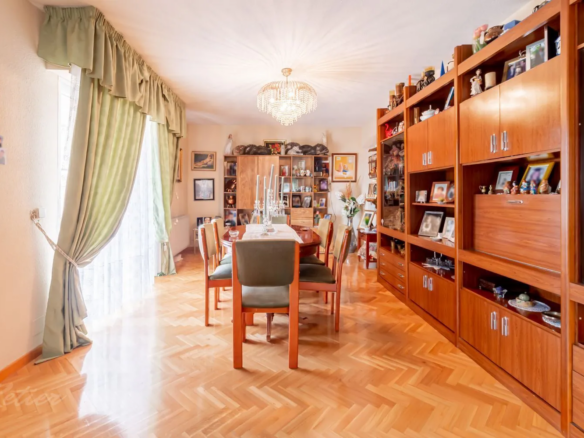 chalet pareado monte rozas comedor