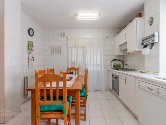 chalet pareado monte rozas cocina