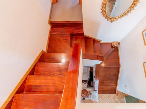 chalet pareado monte rozas escalera distribuidor