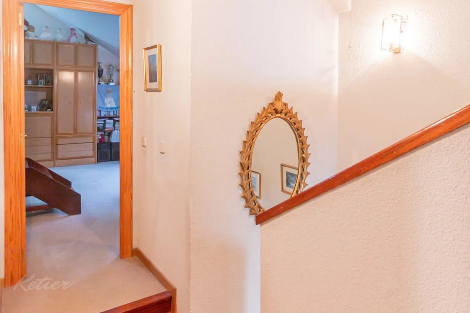 chalet pareado monte rozas escalera distribuidor