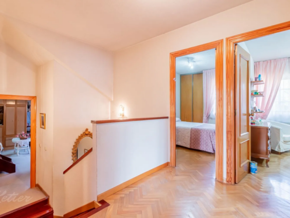 chalet pareado monte rozas escalera distribuidor