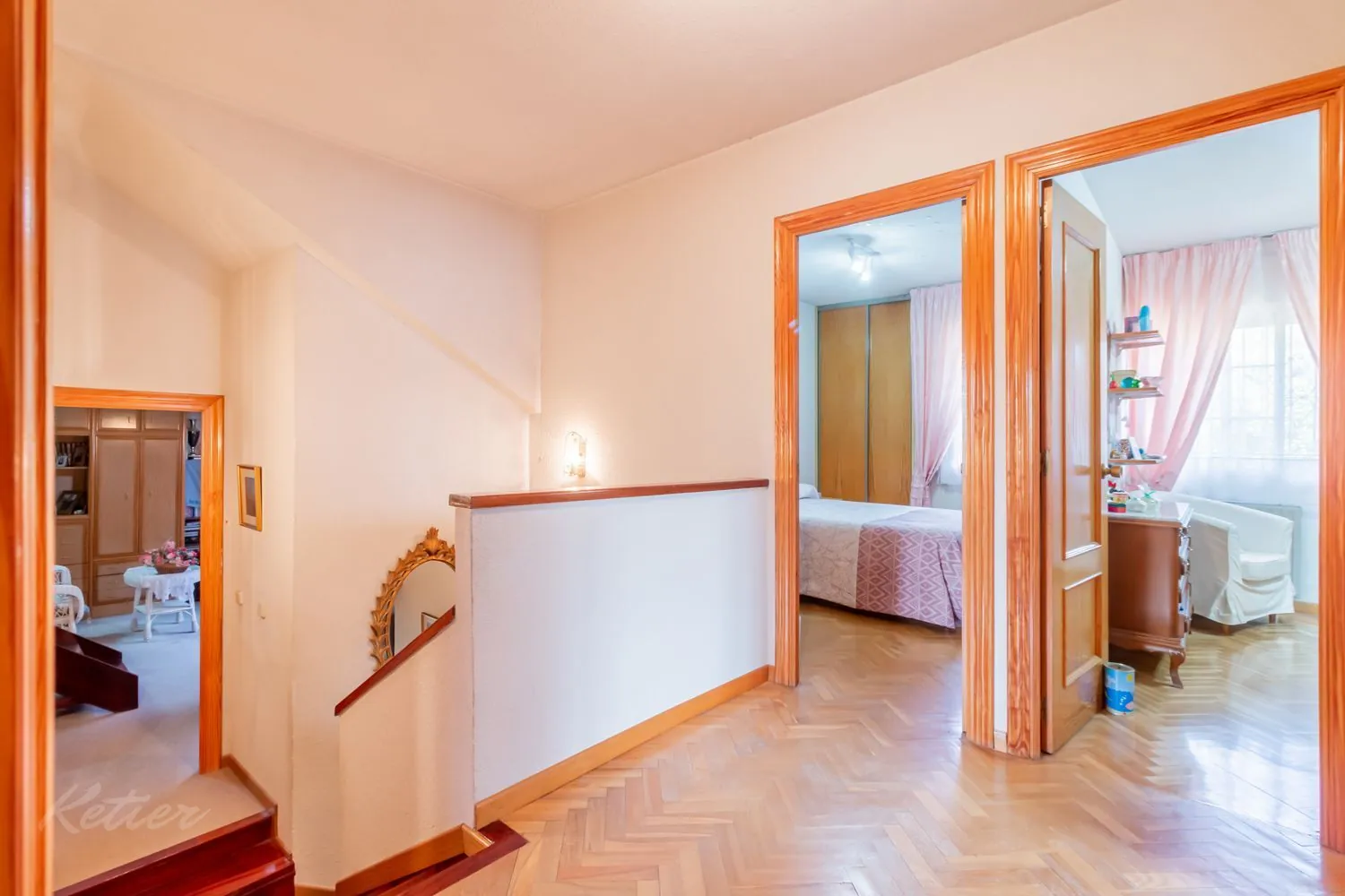 chalet pareado monte rozas escalera distribuidor