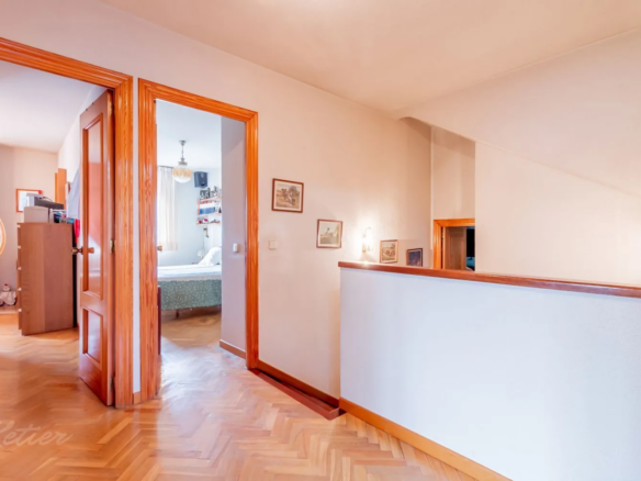 chalet pareado monte rozas escalera distribuidor