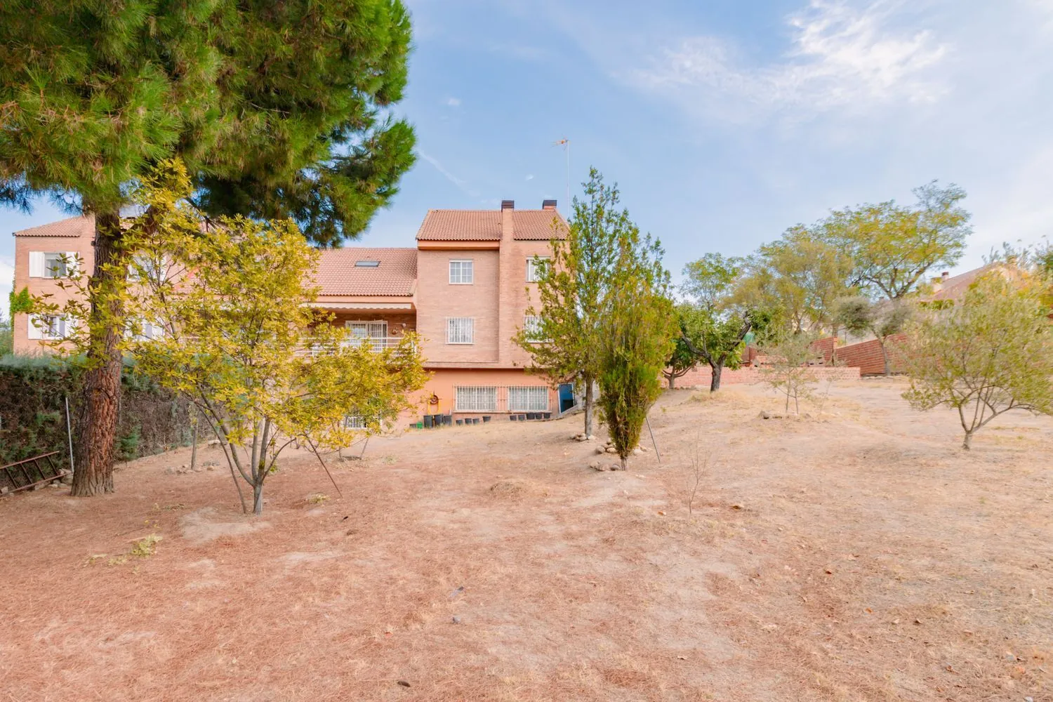 chalet pareado monte rozas exterior parcela