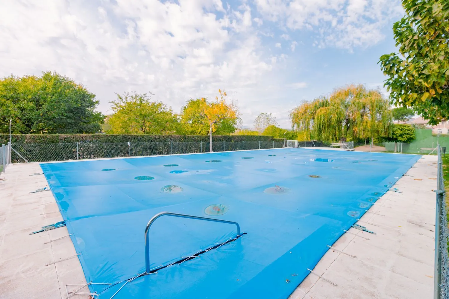 chalet pareado monte rozas piscina comunitaria