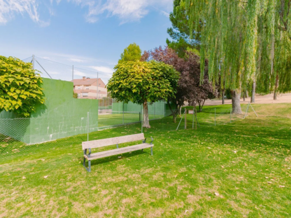 chalet pareado monte rozas zona verde comunitaria