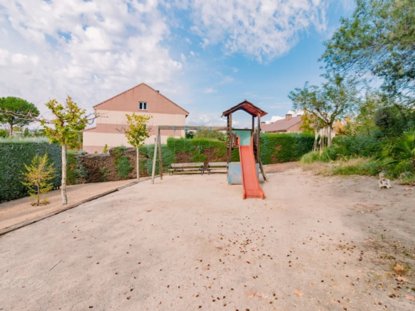 chalet pareado monte rozas zona infantil comunitaria