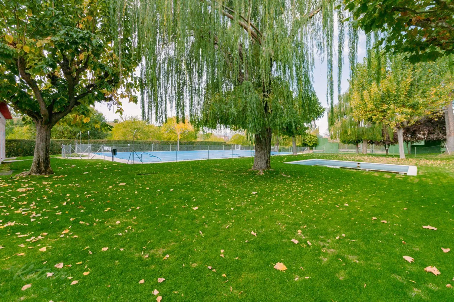 chalet pareado monte rozas jardin comunitario